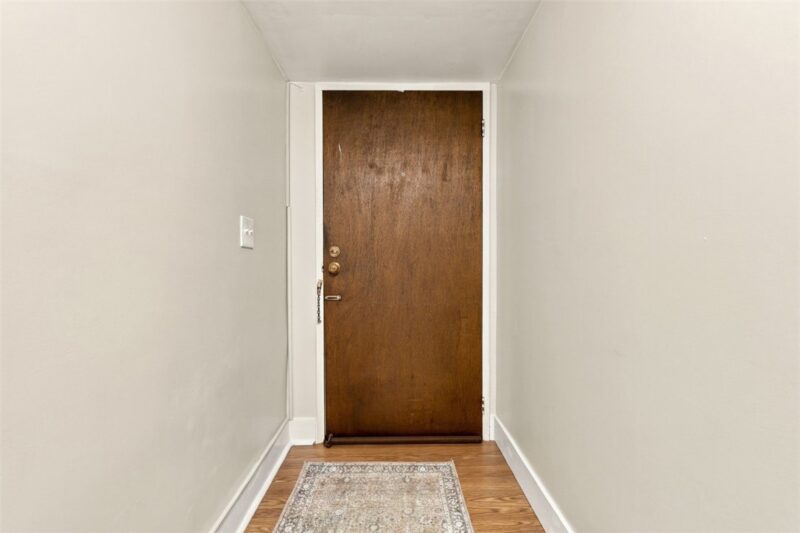 913 Forest Green Dr — photo 5