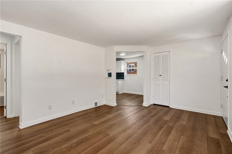 635 Northcrest Dr — photo 6