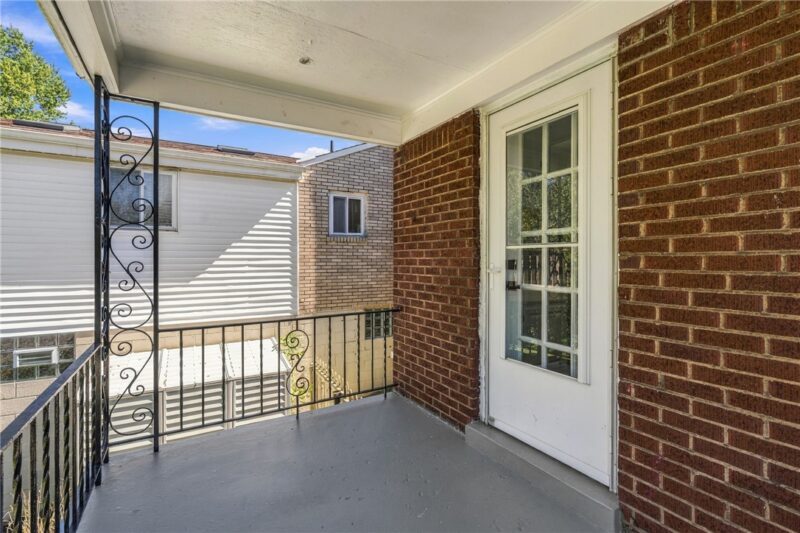 635 Northcrest Dr — photo 8