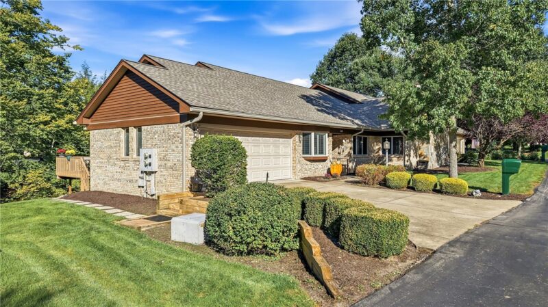 201 Oakview Dr — photo 2