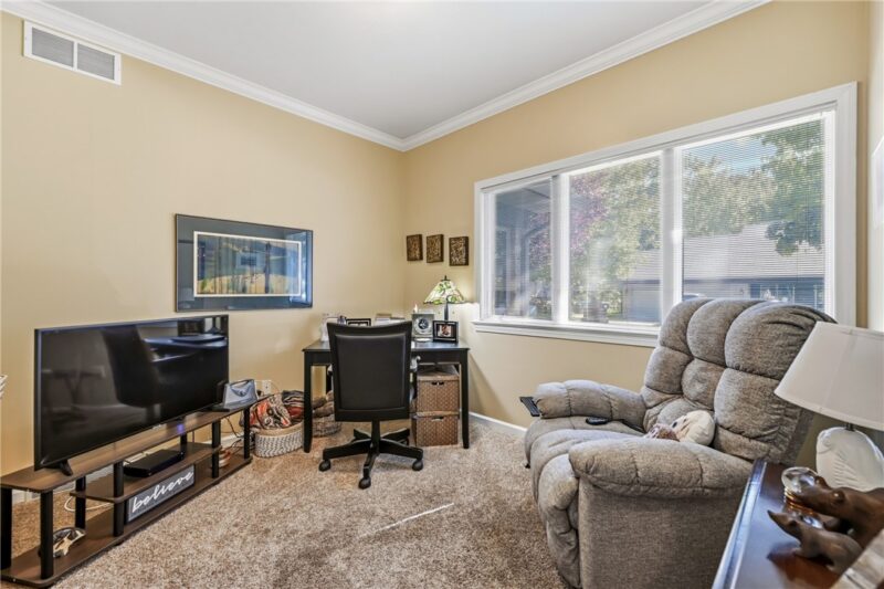 201 Oakview Dr — photo 5