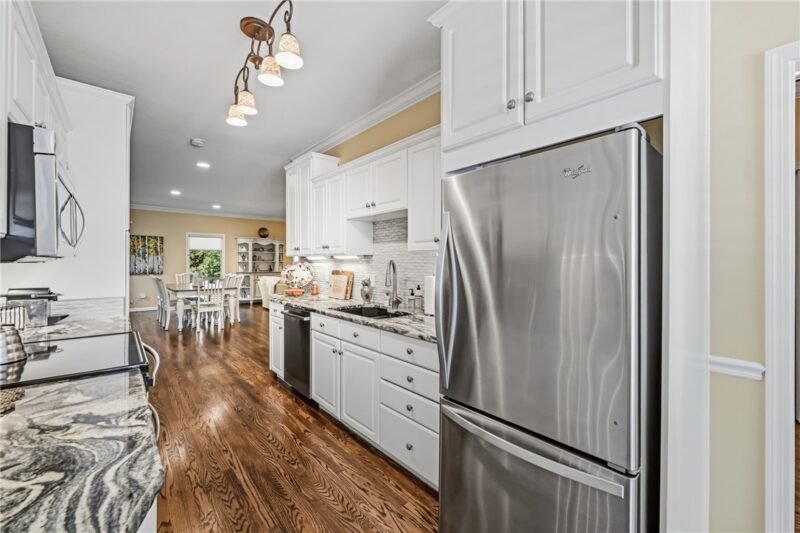 201 Oakview Dr — photo 8