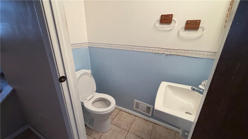 528 Hemlock Ct — photo 3