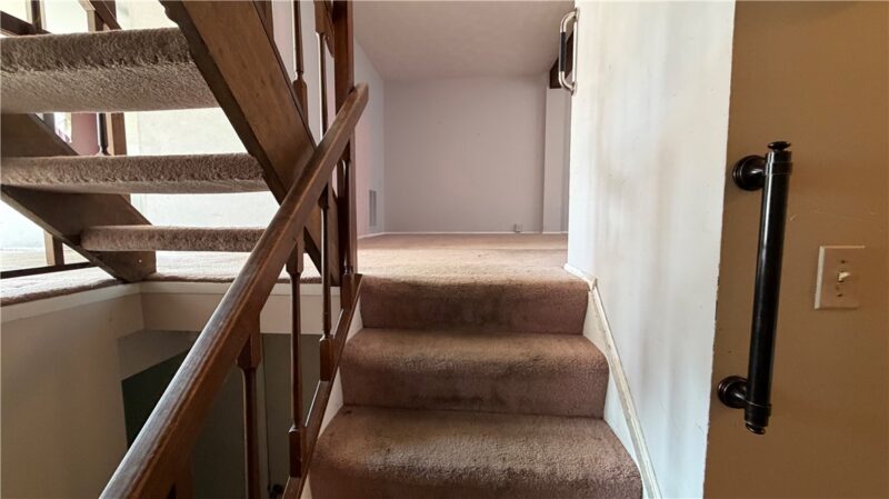528 Hemlock Ct — photo 4
