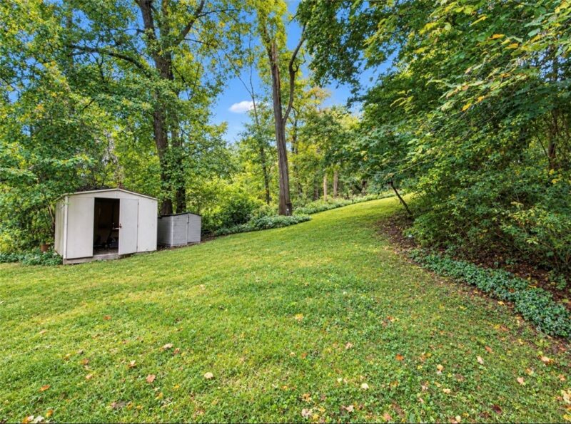 225 Woodside Road — photo 3