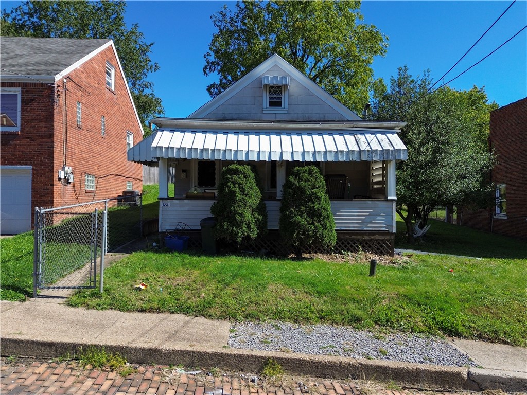 1231 Holmes Street — photo 1