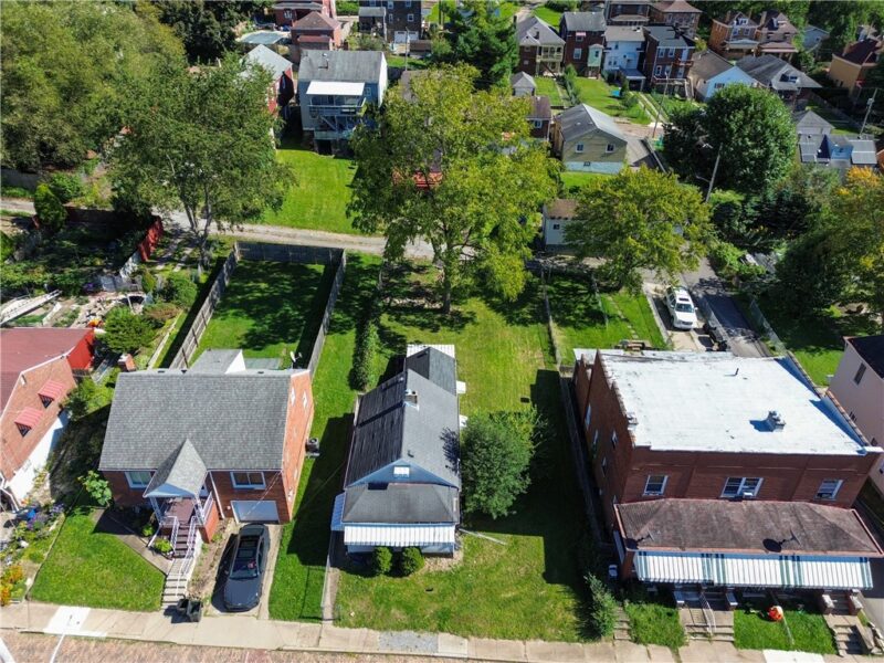 1231 Holmes Street — photo 2