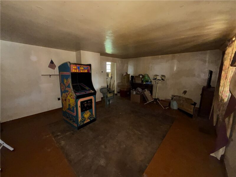 1231 Holmes Street — photo 6