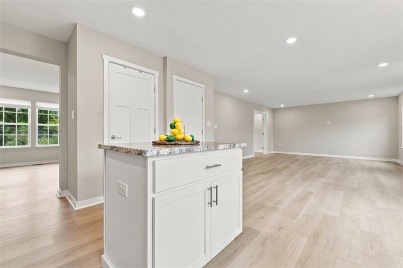 2570 Willowbrook Rd — photo 8