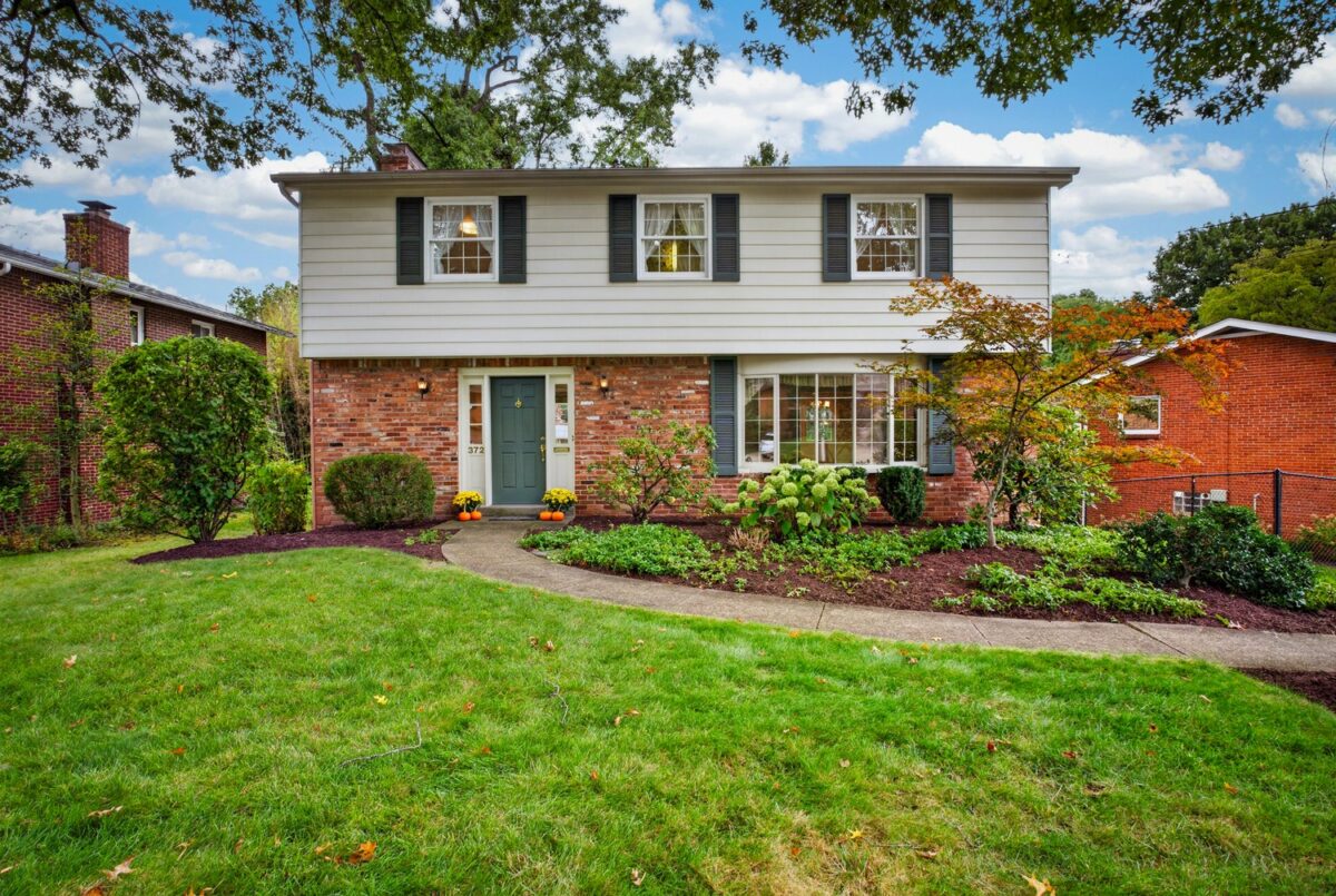 372 Cavan Dr — photo 1