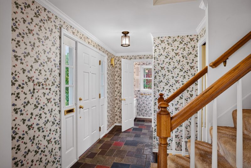 372 Cavan Dr — photo 3