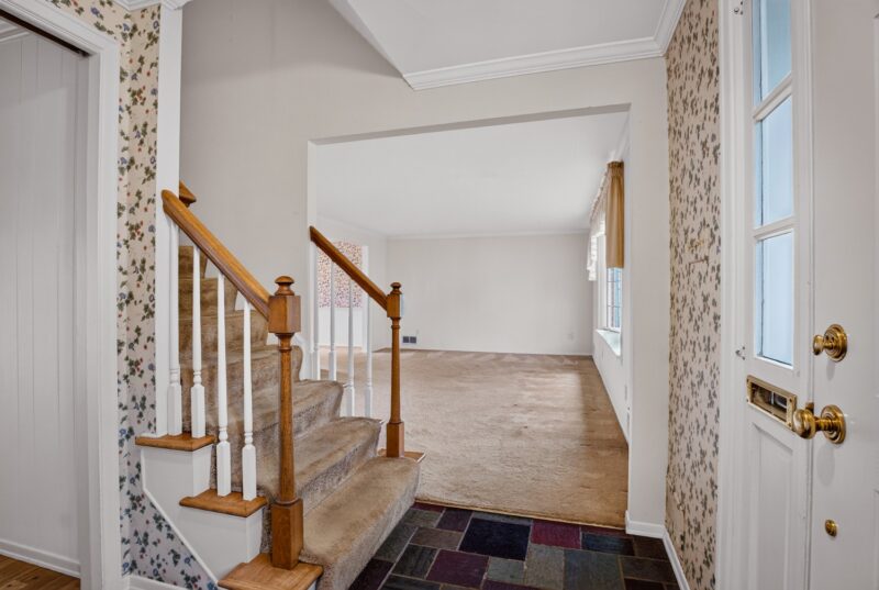 372 Cavan Dr — photo 4
