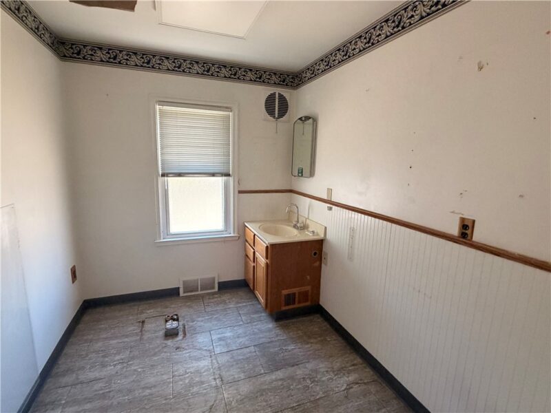 601 4th Ave — photo 8