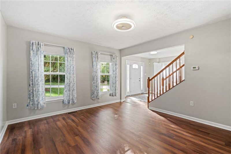 502 Meade Dr — photo 4