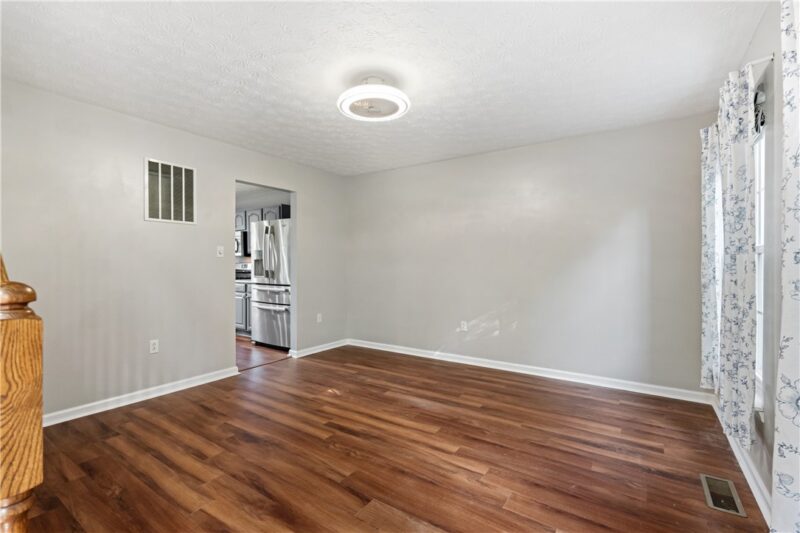 502 Meade Dr — photo 5