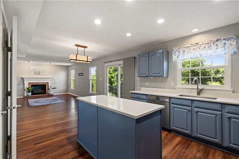 502 Meade Dr — photo 6