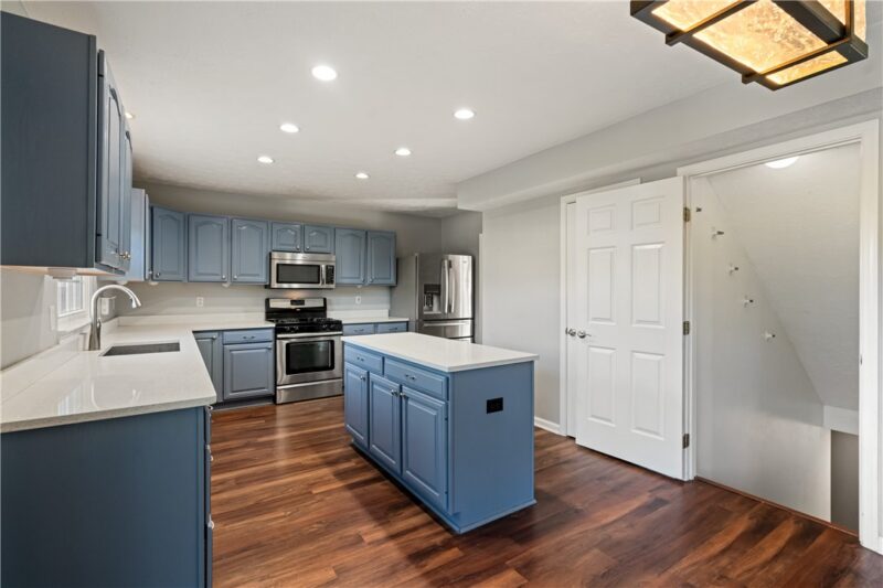 502 Meade Dr — photo 8