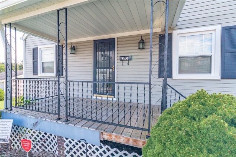302 Baughman Ave — photo 2