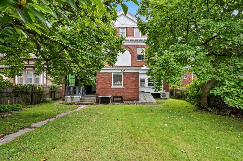 328 Roup AVENUE — photo 2
