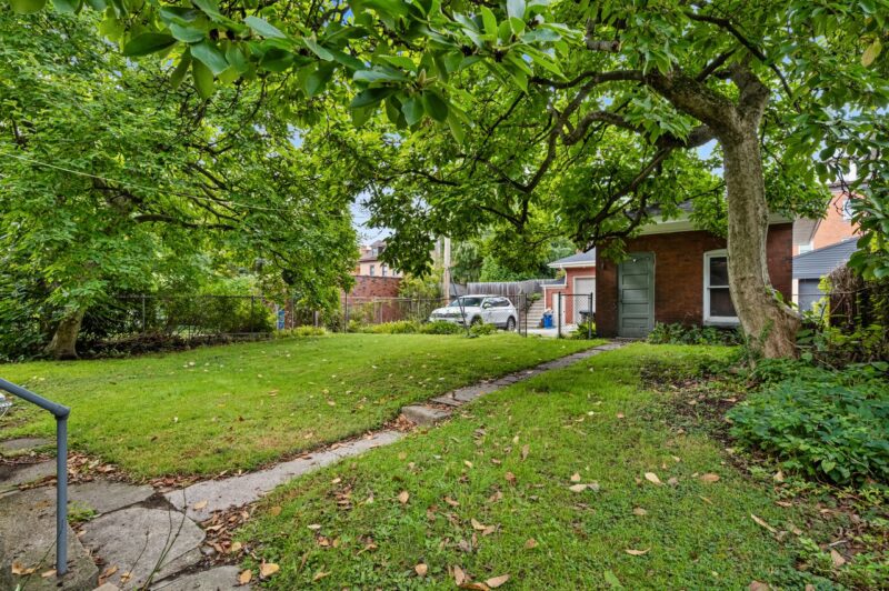 328 Roup AVENUE — photo 7