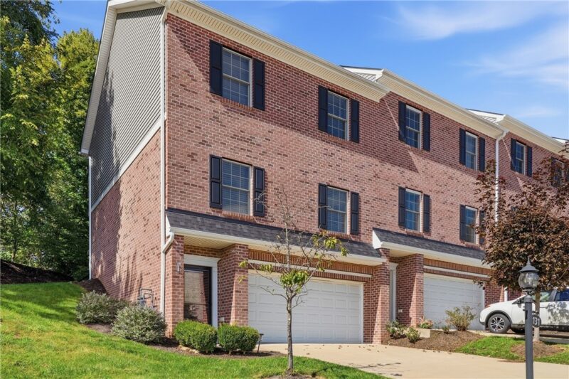 131 Lenox Dr — photo 2
