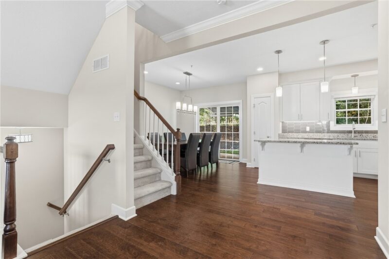 131 Lenox Dr — photo 4