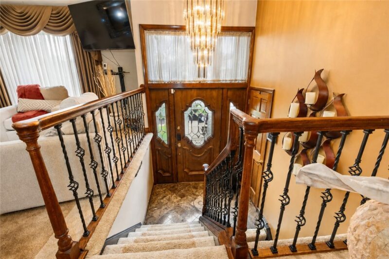 109 Brookmeade Dr — photo 2