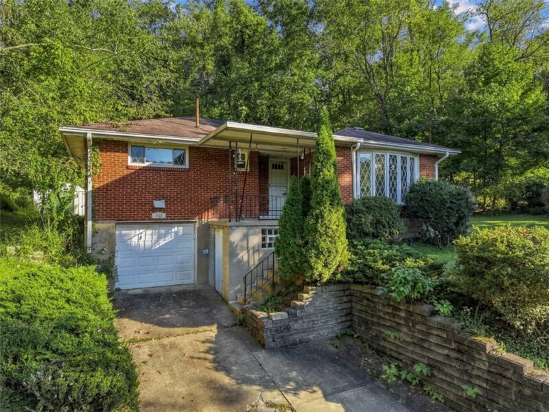 643 Lougeay Road — photo 2