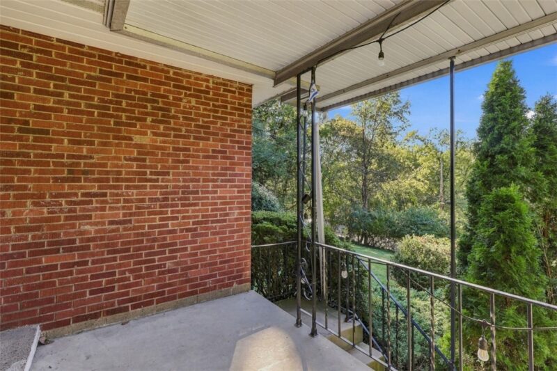643 Lougeay Road — photo 7