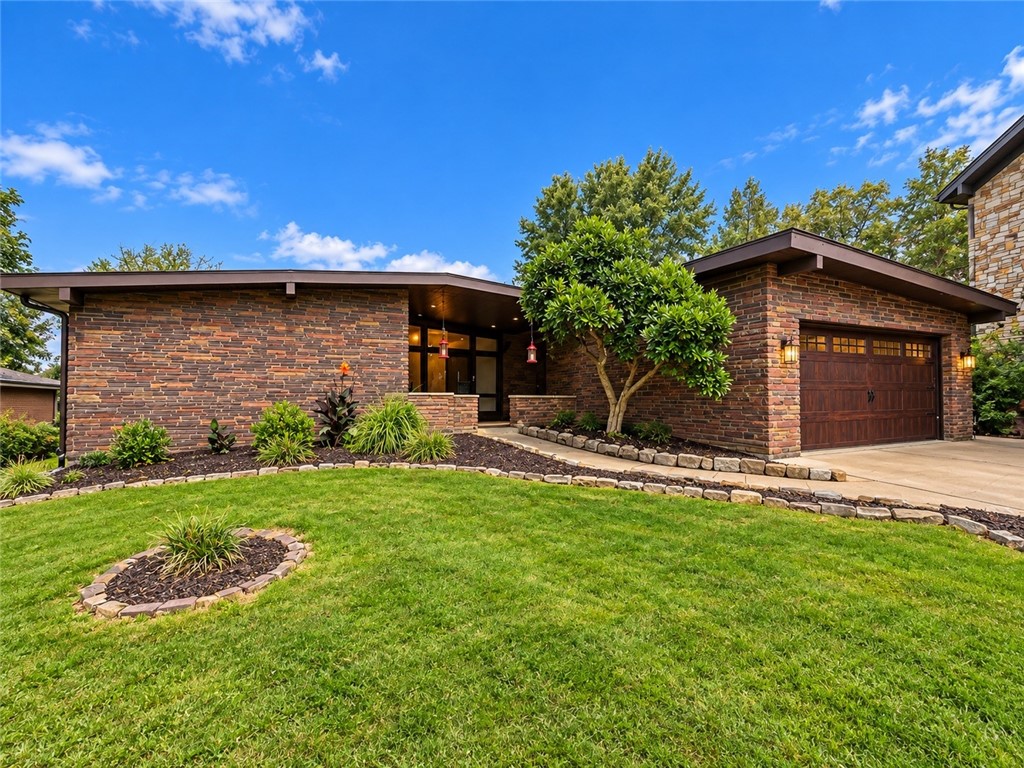 500 Herbst Manor Road — photo 1