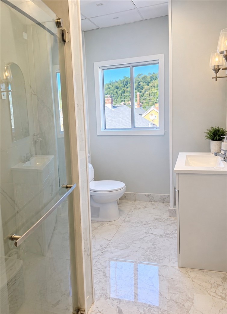910 Fallowfield Ave — photo 4