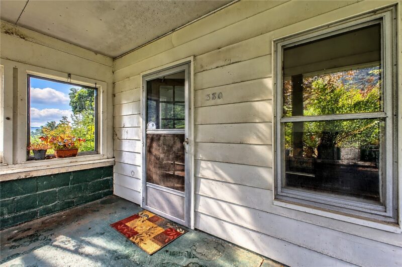 380 N Ben Franklin Rd — photo 2