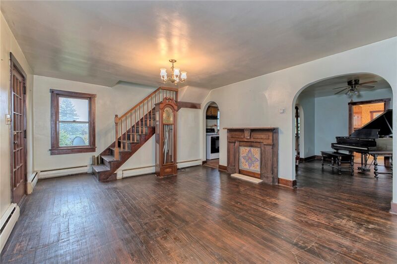 380 N Ben Franklin Rd — photo 4