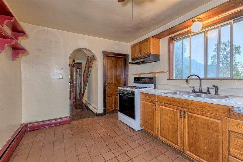 380 N Ben Franklin Rd — photo 5