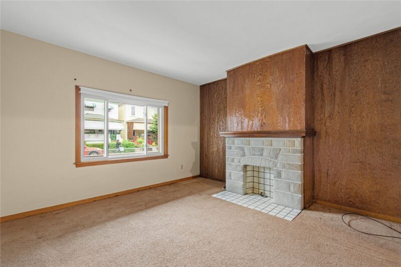 301 Russellwood Ave — photo 5