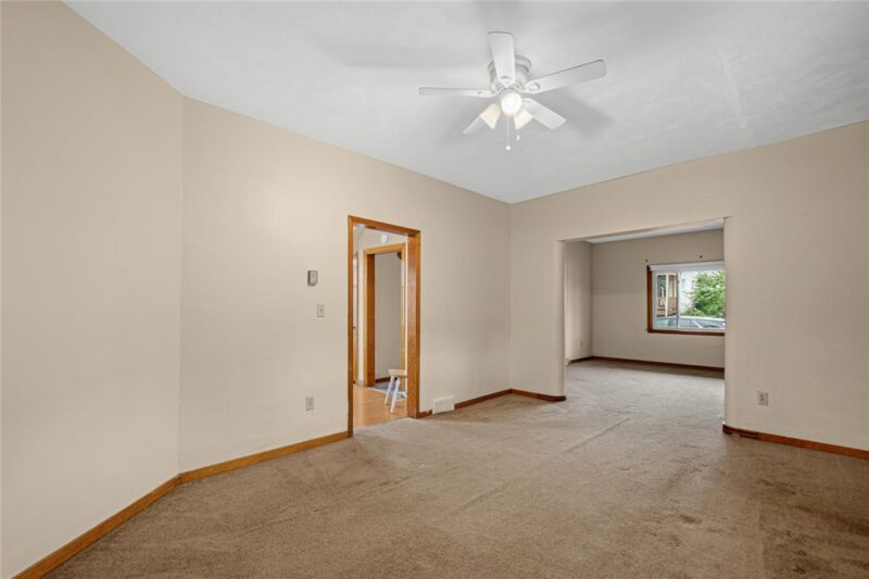 301 Russellwood Ave — photo 7