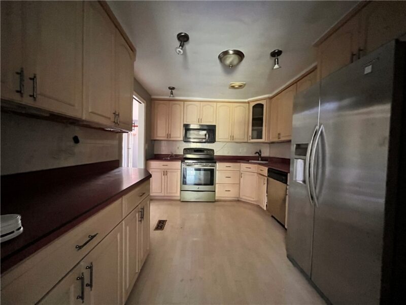 523 Larix Rd — photo 3