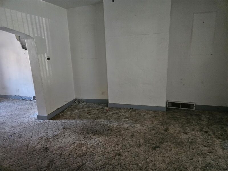 2255 Almont St — photo 2