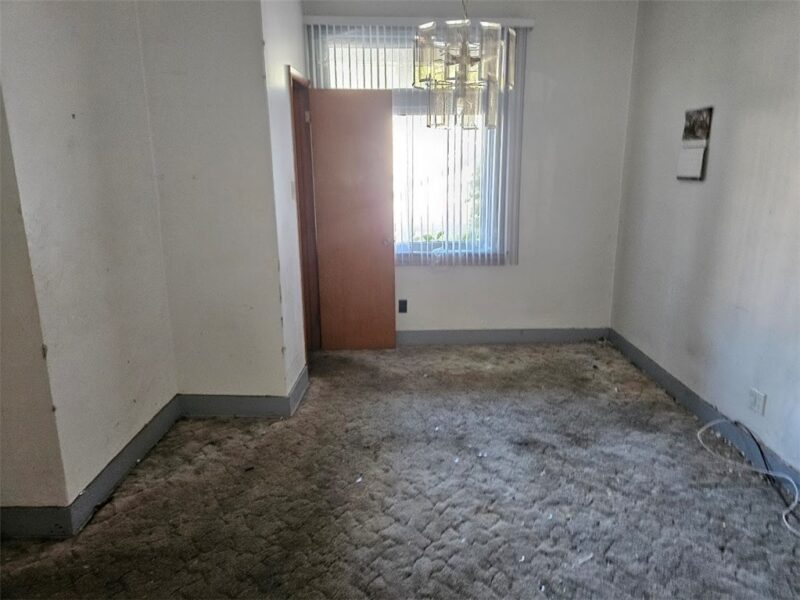 2255 Almont St — photo 3