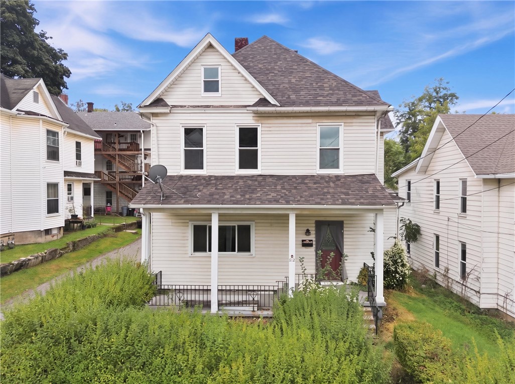 212 Fairview Ave — photo 1