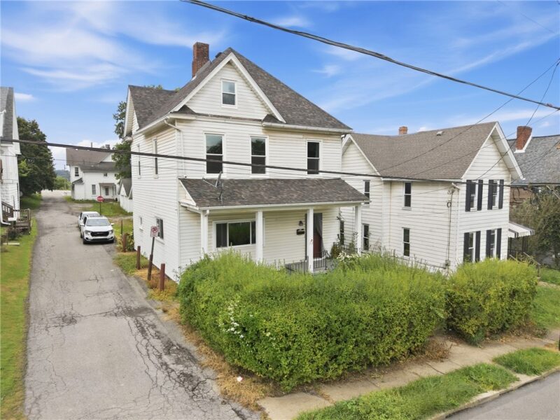 212 Fairview Ave — photo 2