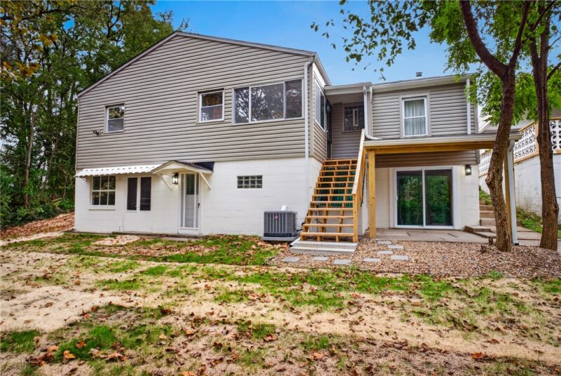 623 Hall Ave — photo 2
