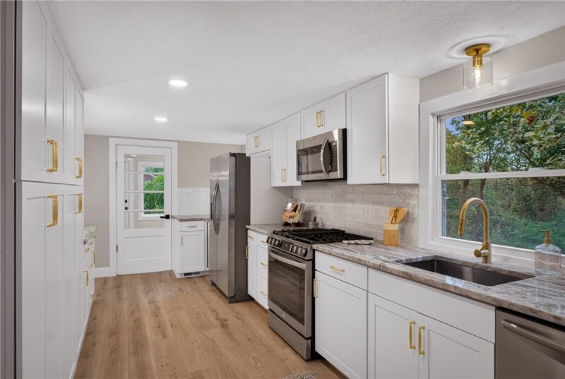623 Hall Ave — photo 4