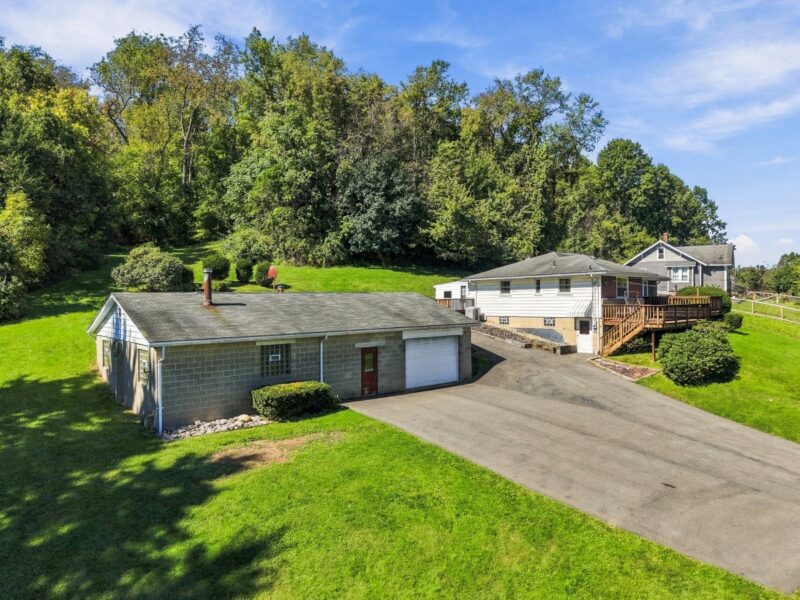 1318 Butler ROAD — photo 2