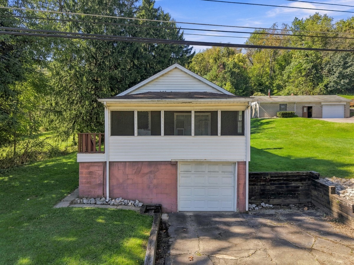 1308 Butler ROAD — photo 1
