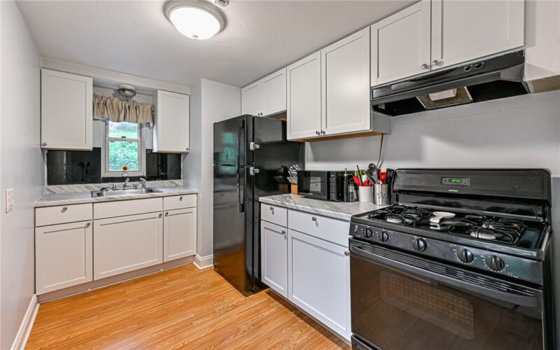 1337 Hamilton Rd — photo 2