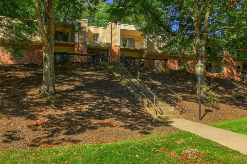 555 Sloop Rd 14 — photo 4