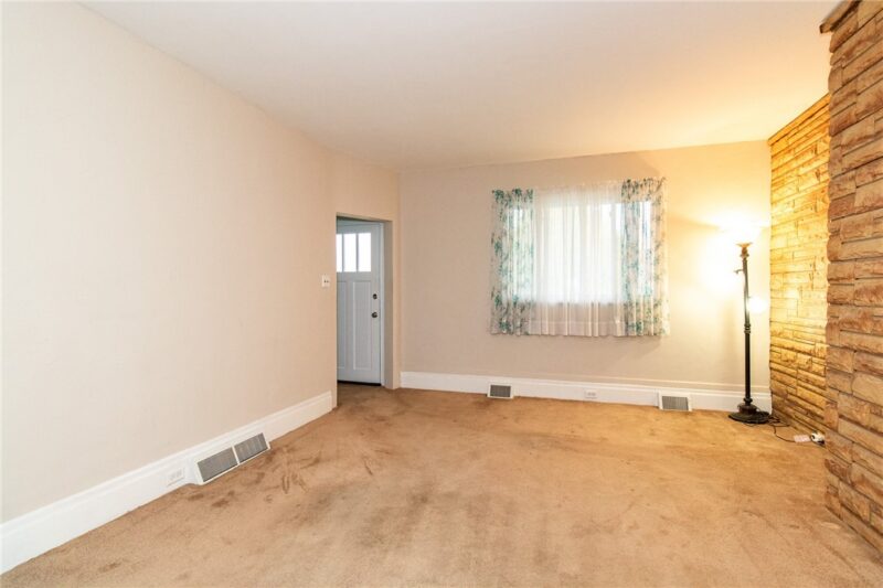205 Rebecca St — photo 4