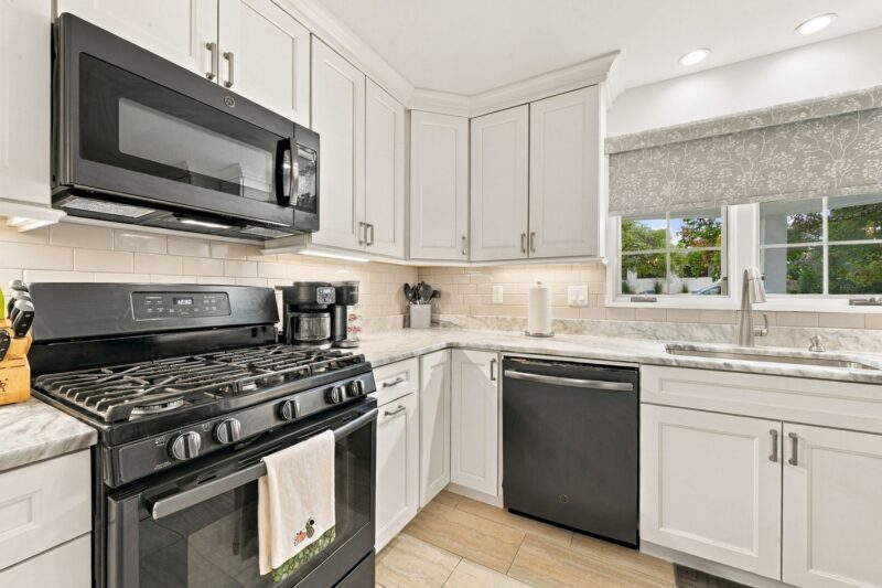 3479 MacArthur DRIVE — photo 2