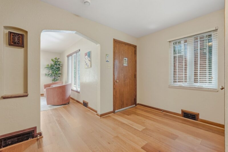 434 Beverly ROAD — photo 2